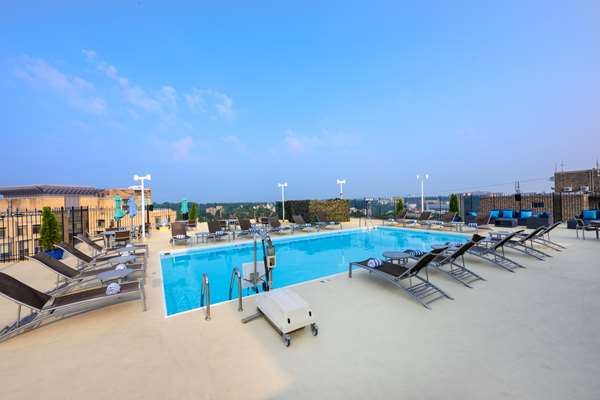 Pool - Bethesdan Hotel