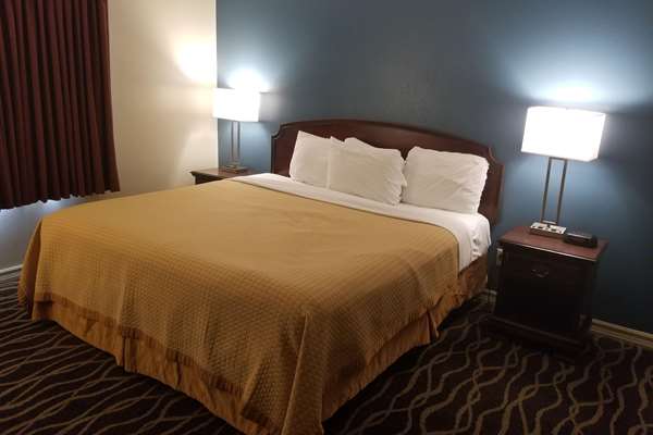  - Days Inn & Suites Sikeston - I-55, Exit 67