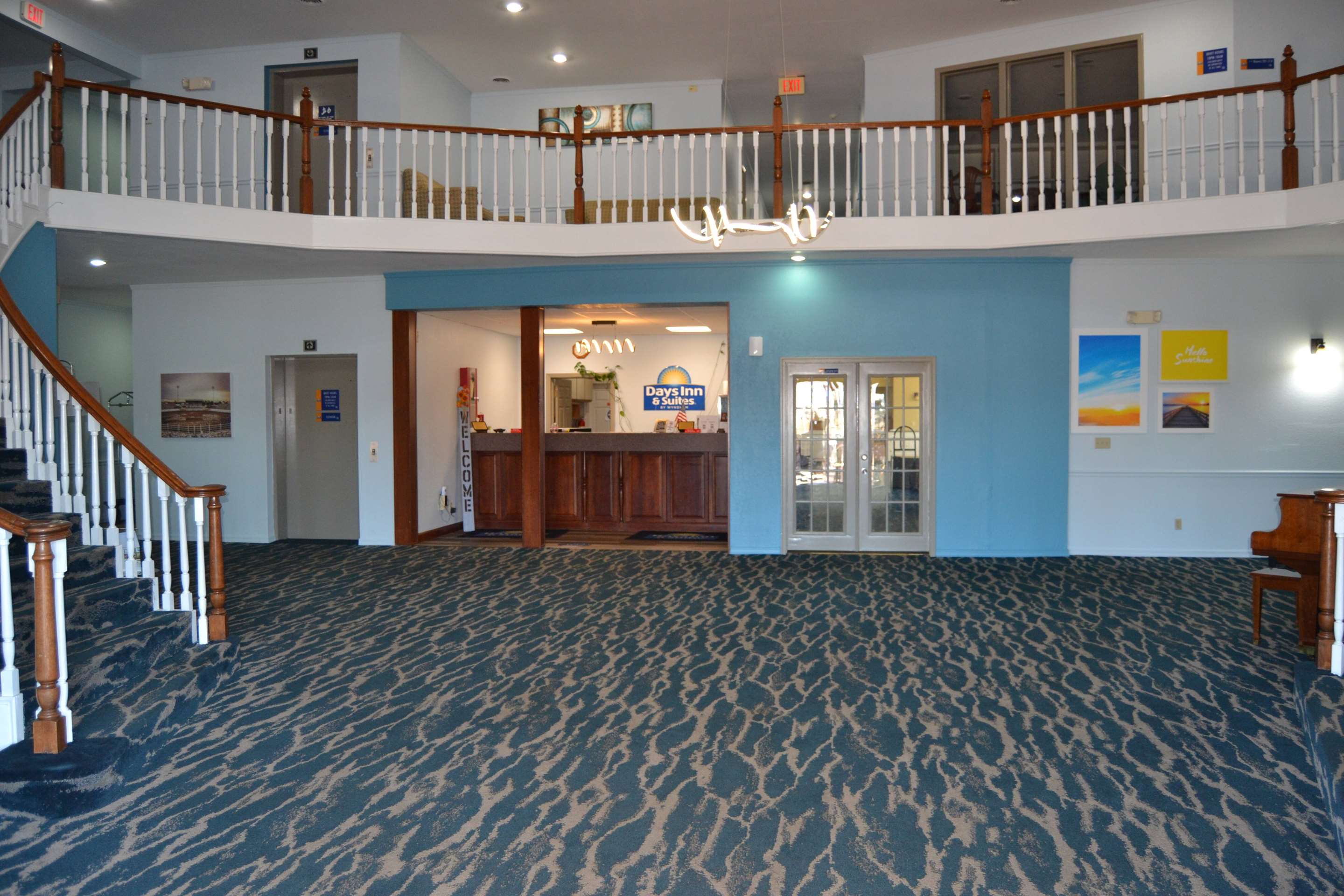Lobby | Days Inn and Suites by Wyndham Sikeston