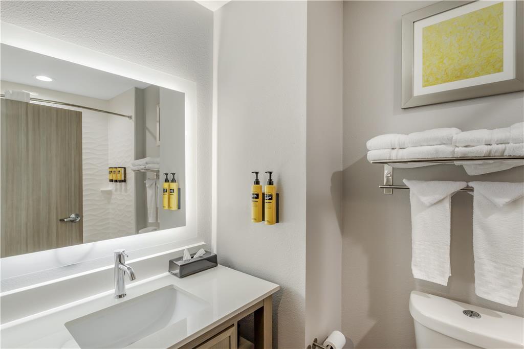 Best Western Plus Mid County-guestroom-Guest Room,Bathroom,On-Site.jpg