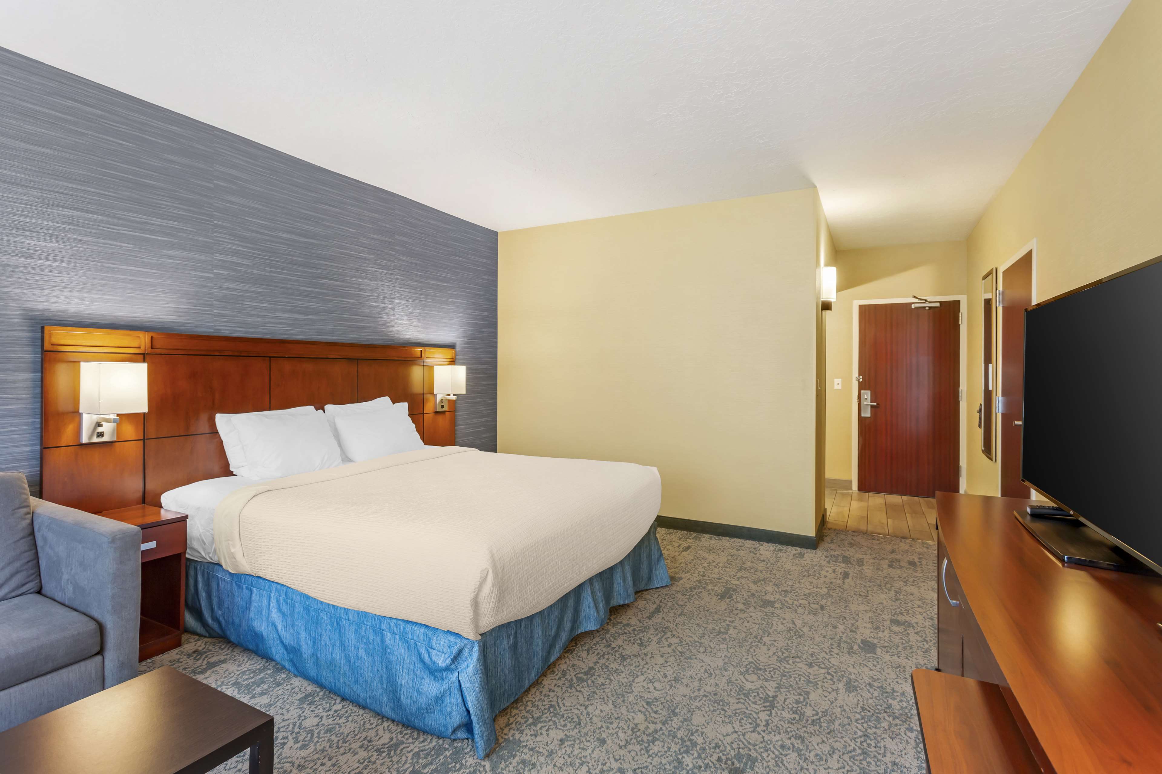 Best Western Plus Provo University Inn Room Type - 1 King Bed, Non-Smoking, Sofabed, Refrigerator, High Speed Internet Access, Full Breakfast Best Western Plus Provo University Inn Room Type - 1 King Bed, Non-Smoking, Sofabed, Refrigerator, High Speed Internet Access, Full Breakfast