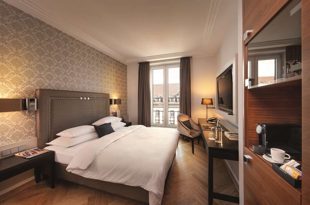 HOTEL MAXIMILIANS-guestroom-Guest Room,On-Site.jpg