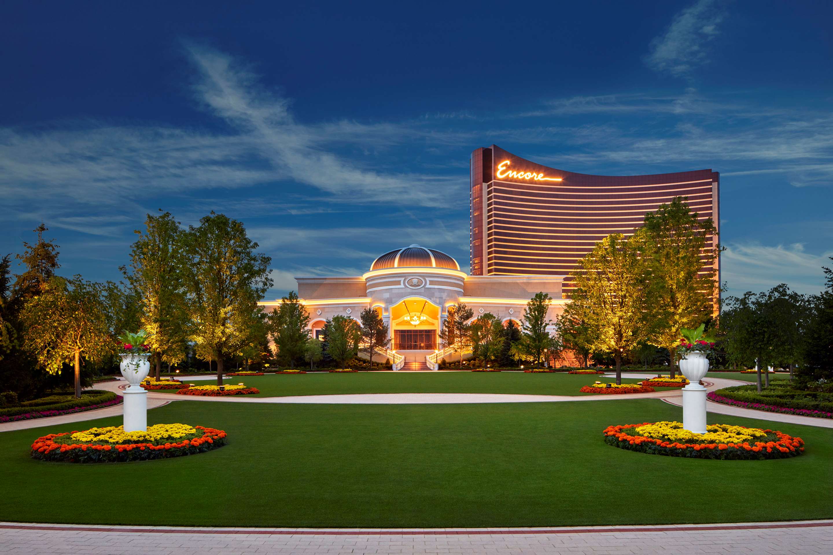 Event Lawn Front View EVENING Roger Davies | Encore Boston Harbor