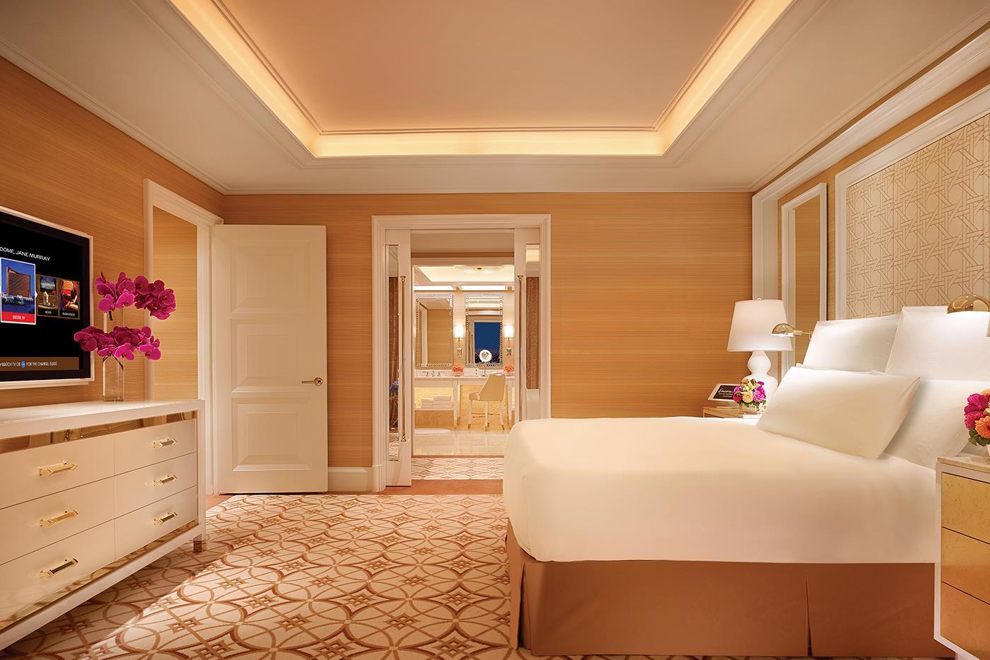Signature Suite Bedroom | Encore Boston Harbor