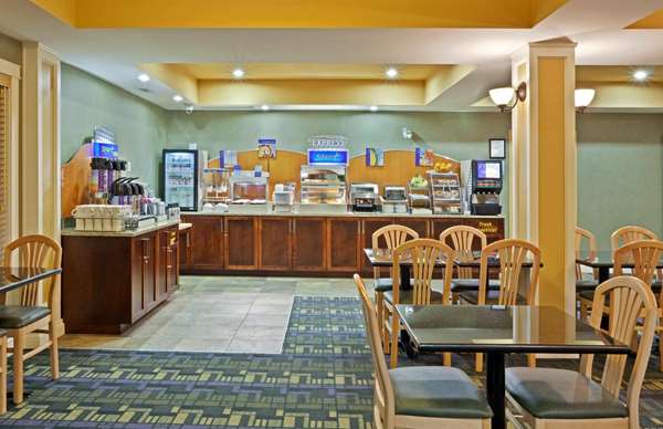 Restaurant - Bayview Hotel Group Courtenay