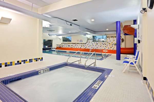 Pool - Bayview Hotel Group Courtenay