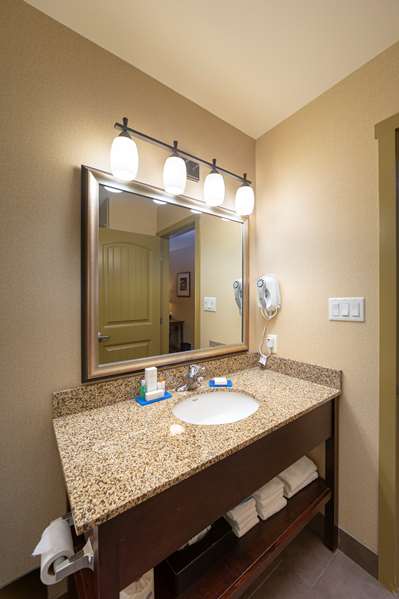  - Bayview Hotel Group Courtenay