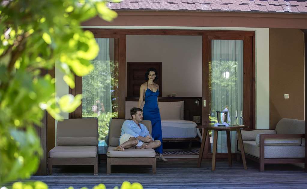 VARU BY ATMOSPHERE-guestroom-Guest Room,On-Site.jpg