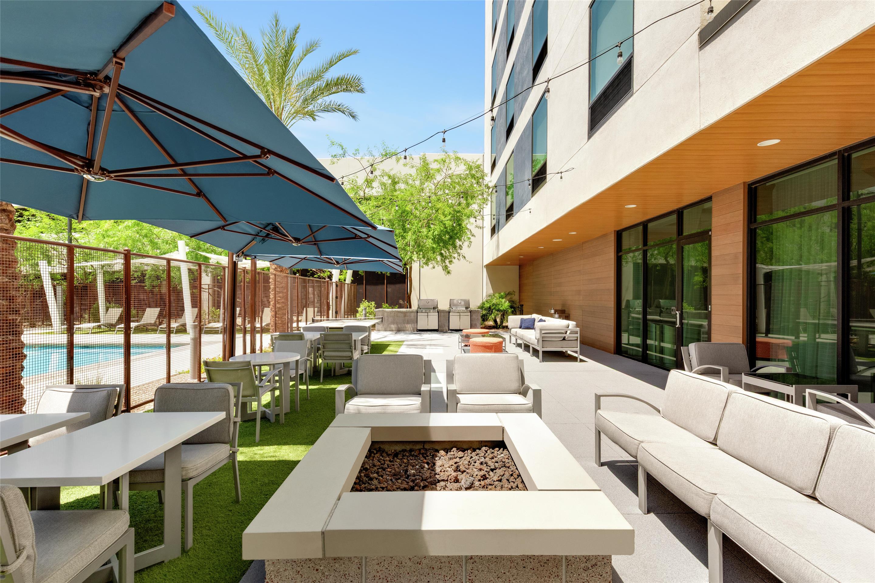 Exterior | Home2 Suites by Hilton Las Vegas Convention Center