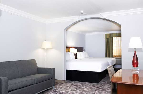  - SureStay Plus Hotel by Best Western Southwest Benbrook - I-20, Exit 429B