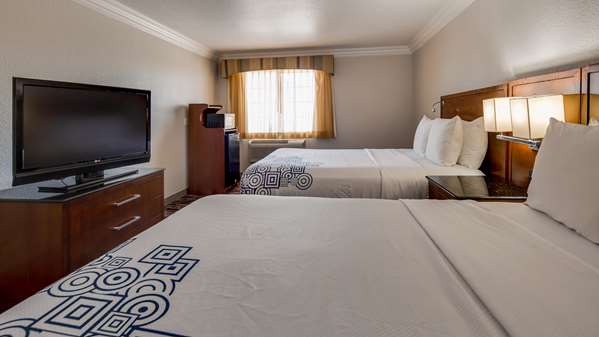  - SureStay Plus Hotel by Best Western Southwest Benbrook - I-20, Exit 429B