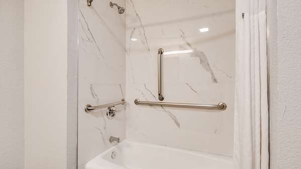  - SureStay Plus Hotel by Best Western Southwest Benbrook - I-20, Exit 429B