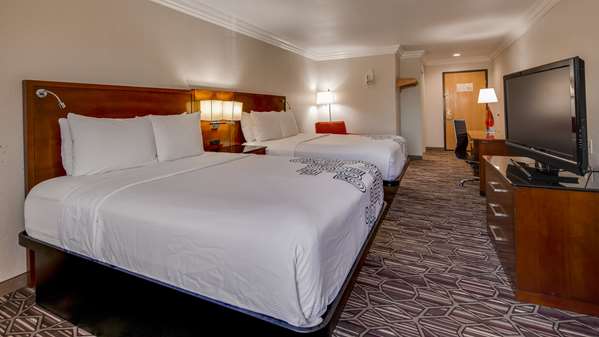  - SureStay Plus Hotel by Best Western Southwest Benbrook - I-20, Exit 429B