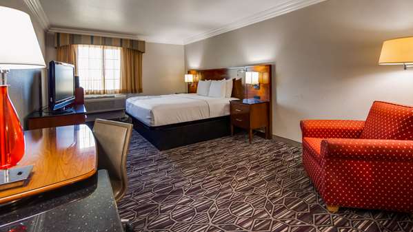  - SureStay Plus Hotel by Best Western Southwest Benbrook - I-20, Exit 429B
