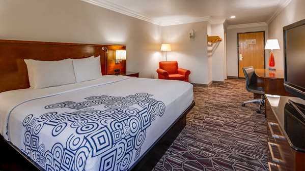  - SureStay Plus Hotel by Best Western Southwest Benbrook - I-20, Exit 429B