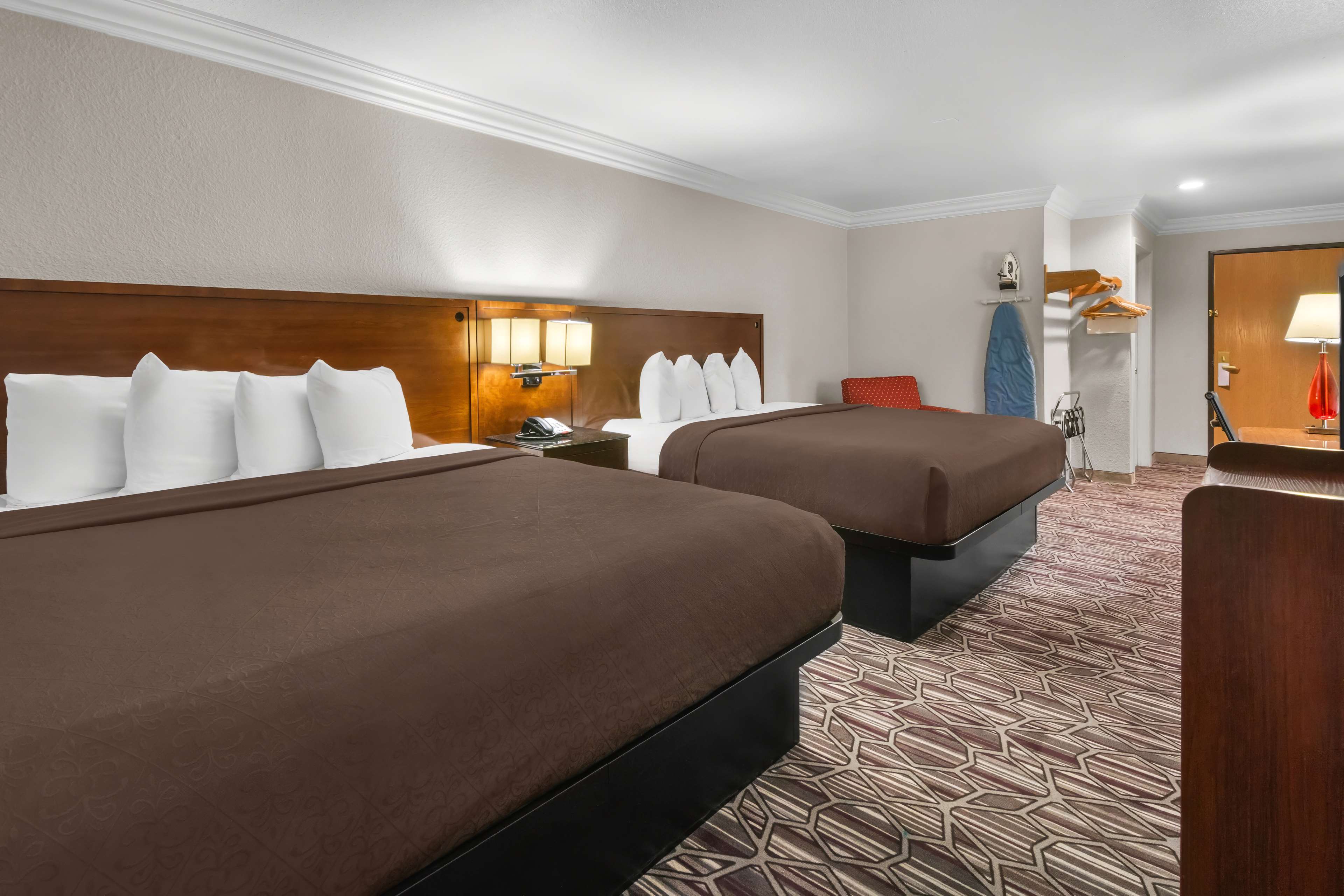 SureStay Plus by Best Western Benbrook Fort Worth Room Type - 2 King Beds, Non-Smoking, Microwave And Refrigerator, Full Breakfast