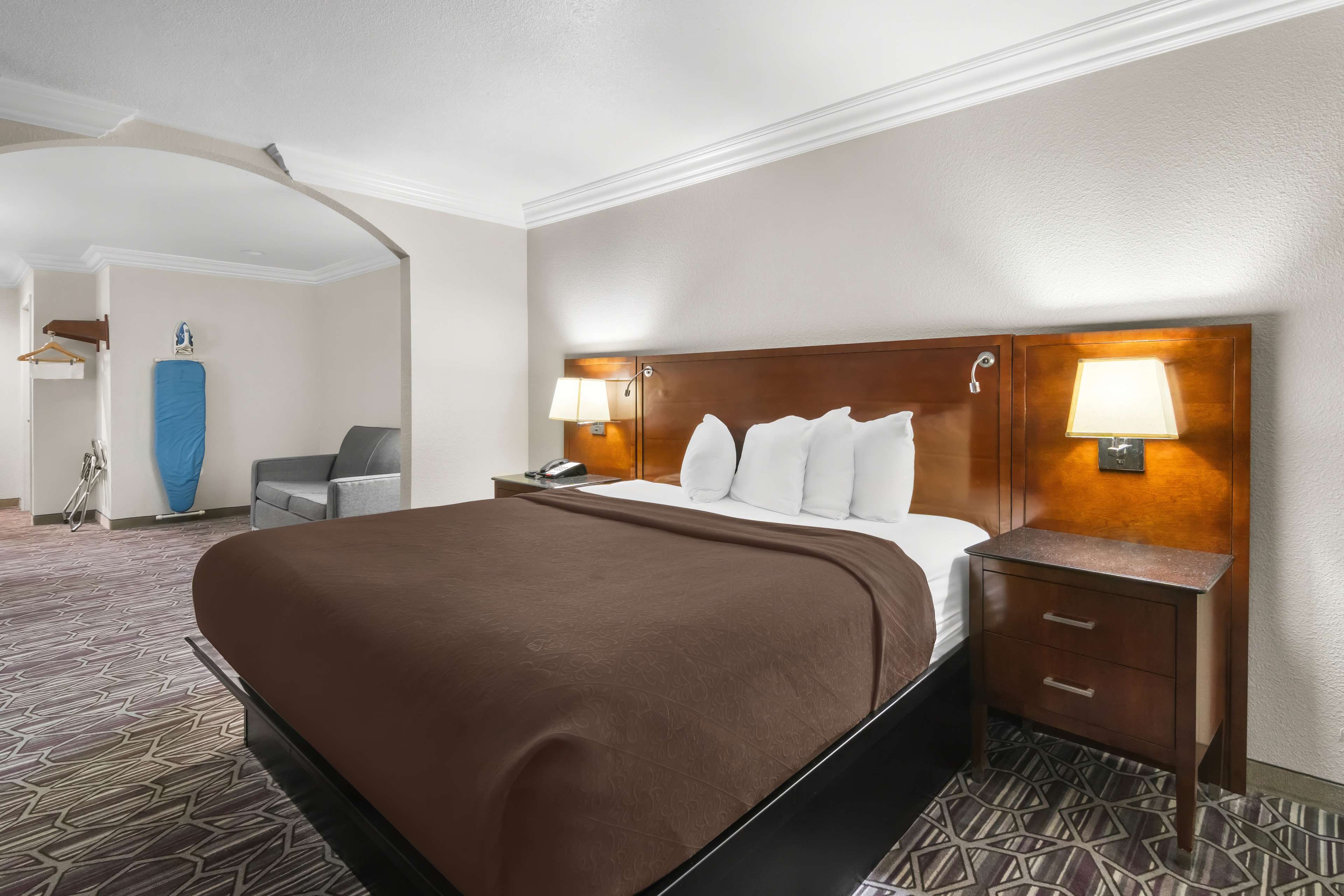 SureStay Plus by Best Western Benbrook Fort Worth Room Type - Accessible - Suite 1 King Bed, Mobility Accessible, Bathtub, Sofabed, Microwave And Refrigerator, No SureStay Plus by Best Western Benbrook Fort Worth Room Type - Accessible - Suite 1 King Bed, Mobility Accessible, Bathtub, Sofabed, Microwave And Refrigerator, No