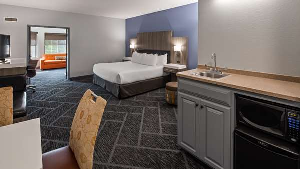 Suite - Best Western Plus Appleton Airport Hotel