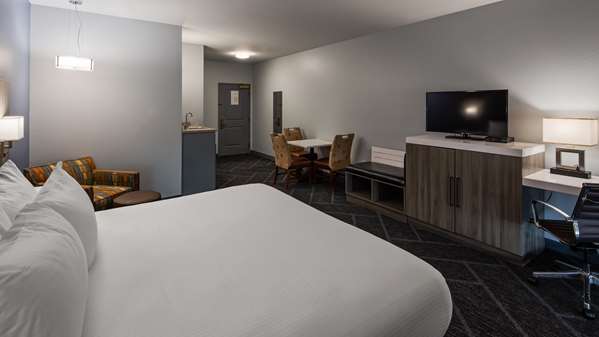 Suite - Best Western Plus Appleton Airport Hotel