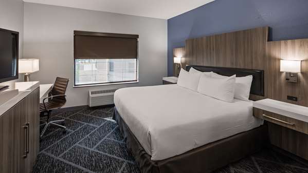 Suite - Best Western Plus Appleton Airport Hotel