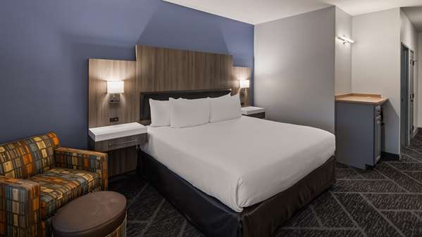  - Best Western Plus Appleton Airport Hotel