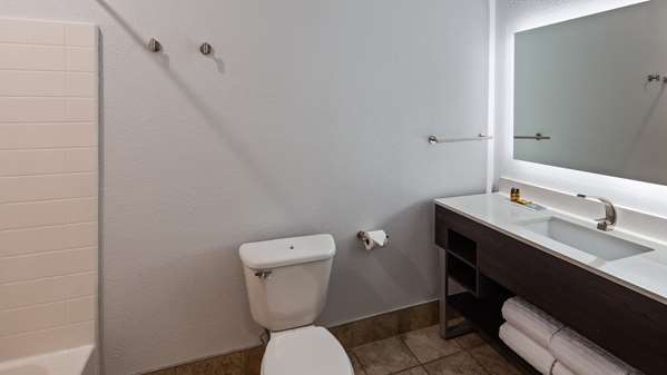  - Best Western Plus Appleton Airport Hotel