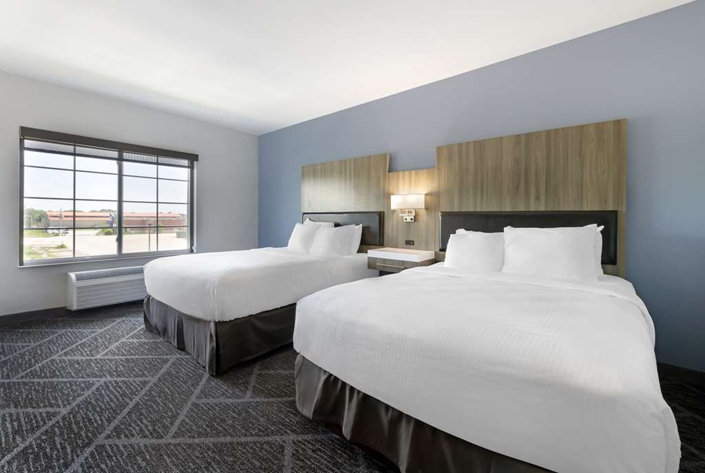 Best Western Plus Appleton Airport/Mall Hotel-guestroom-Guest Room,On-Site.jpg