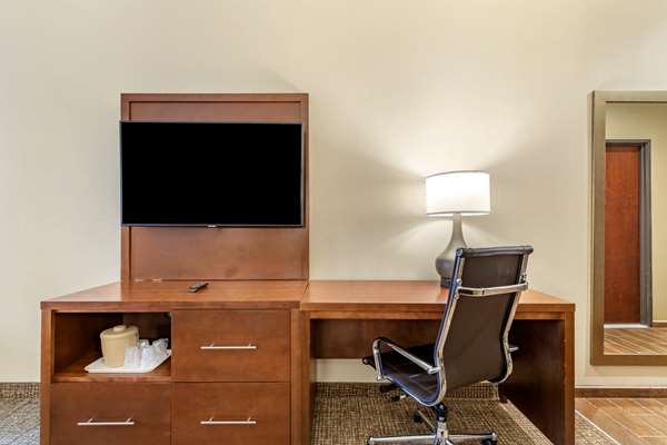 Suite - Comfort Suites San Antonio - I-35 & I-410, Exit 164A