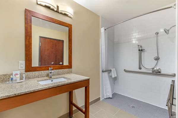 Suite - Comfort Suites San Antonio - I-35 & I-410, Exit 164A