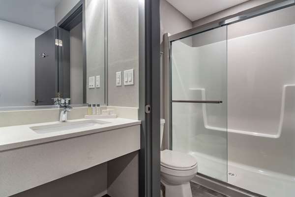  - Hue Hotel Kamloops