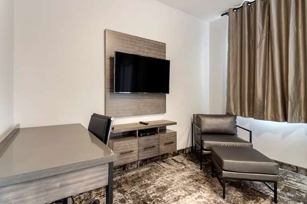  - Hue Hotel Kamloops