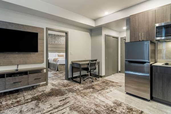 Suite - Hue Hotel Kamloops