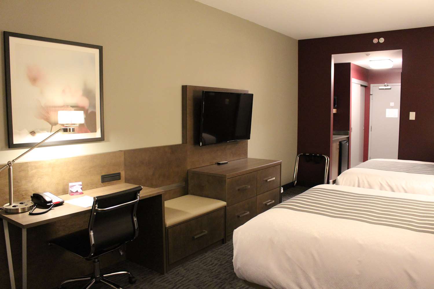 Best Western Plus Hotel Dauphin, MB See Discounts