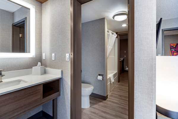  - Best Western Plus West Edmonton Hotel