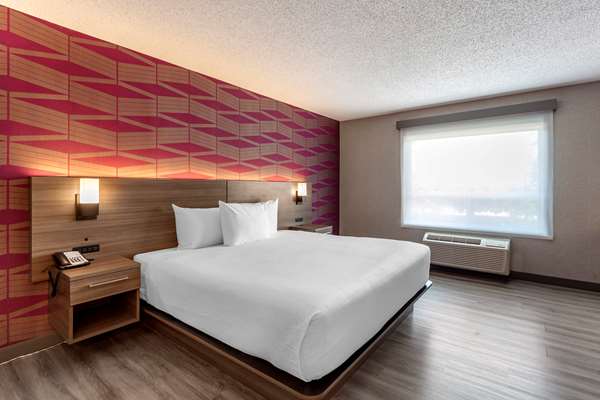  - Best Western Plus West Edmonton Hotel