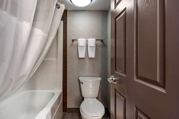  - Best Western Plus West Edmonton Hotel