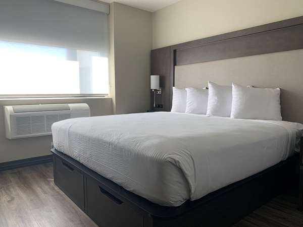 Suite - Best Western Plus Executive Residency Bronx New York