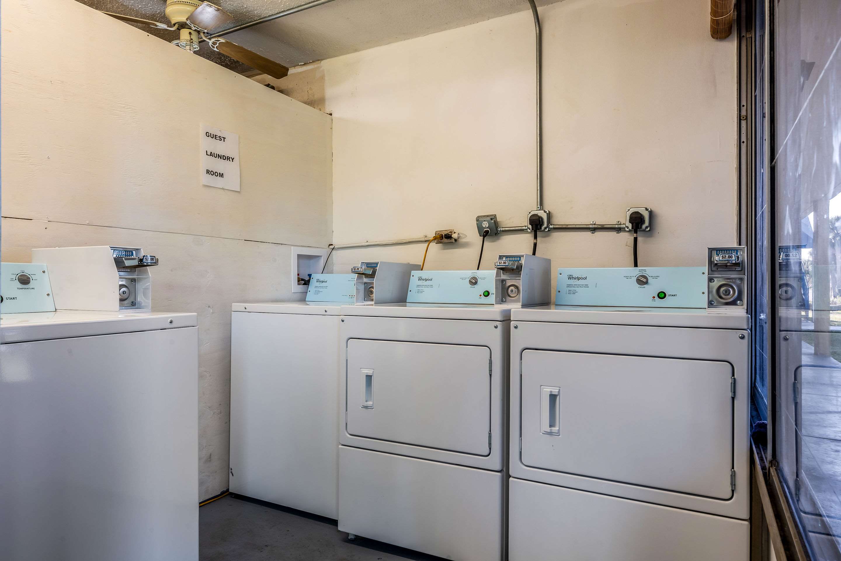 Guest laundry facilities | Rodeway Inn