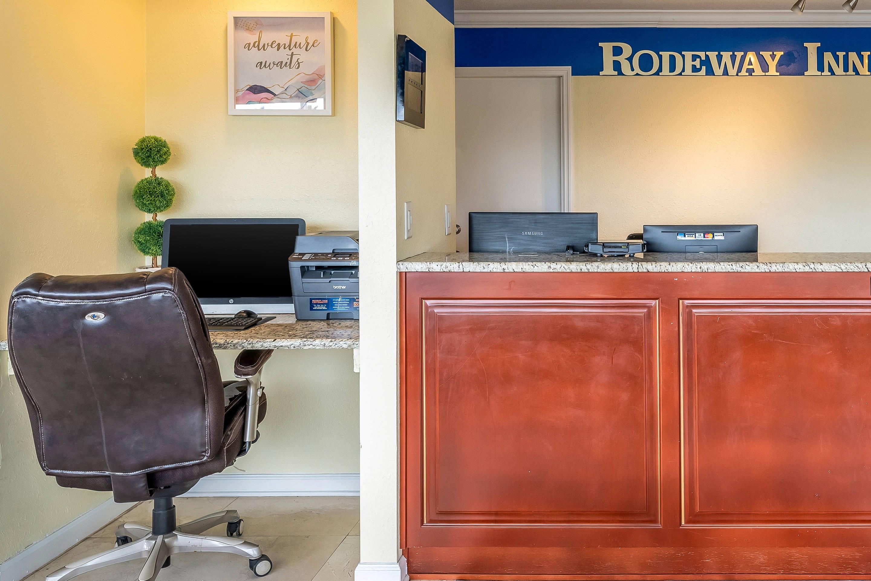 Business center | Rodeway Inn