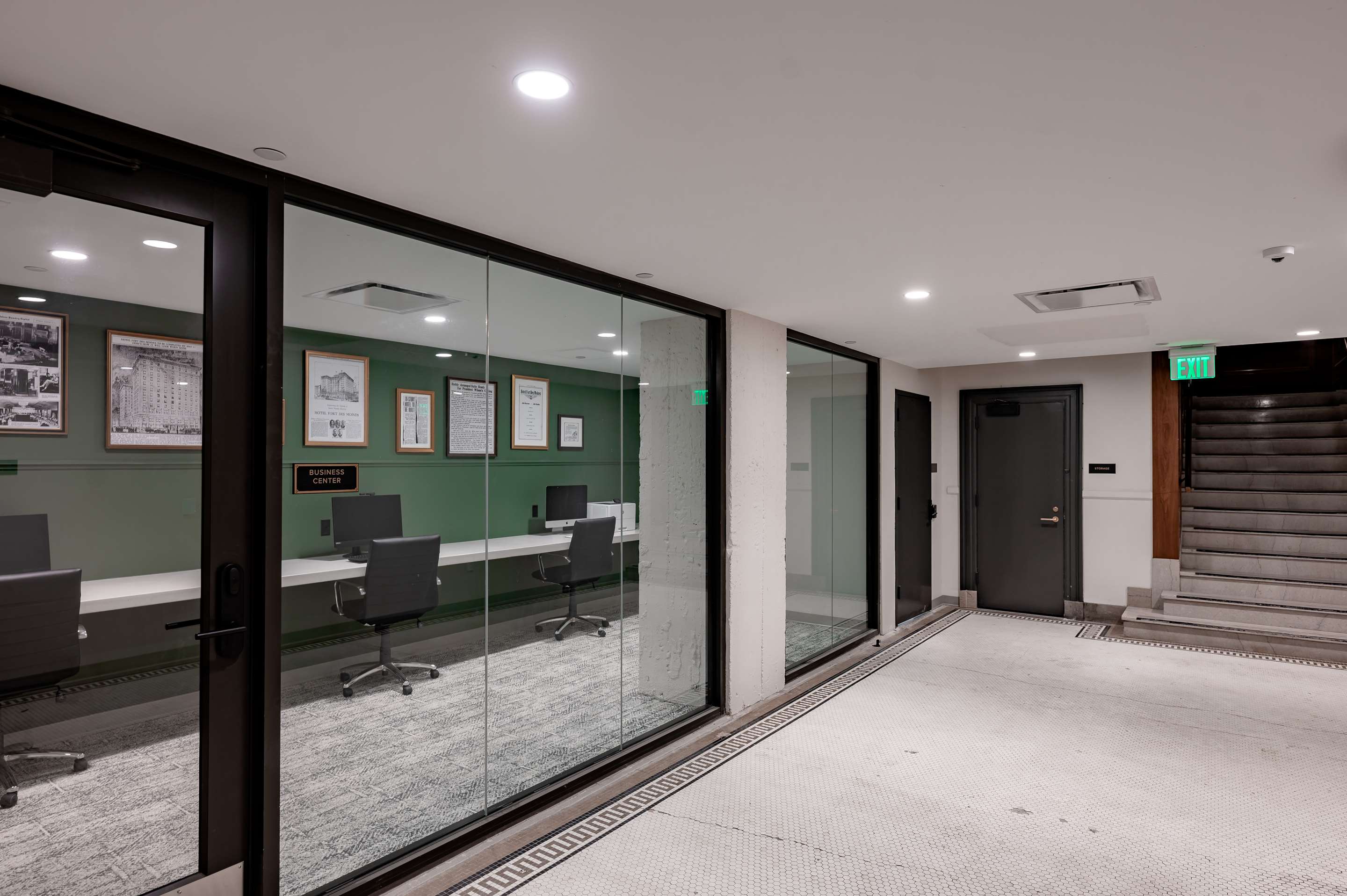 Business Center | Hotel Fort Des Moines, Curio Collection by Hilton
