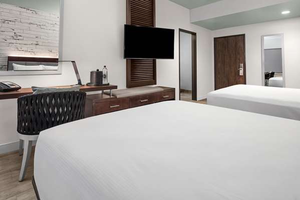  - Fin Hotel Oceanside