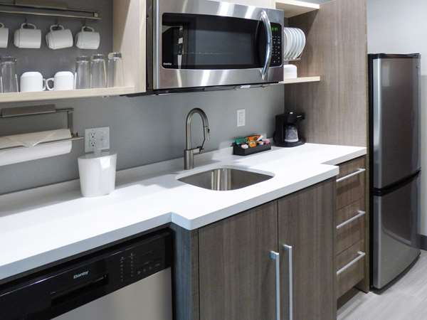  - Home2 Suites by Hilton Pine Forest Road Pensacola - I-10, Exit 7