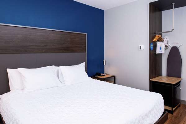  - Tru by Hilton Elkhart - I-80 & I-90, Exit 92