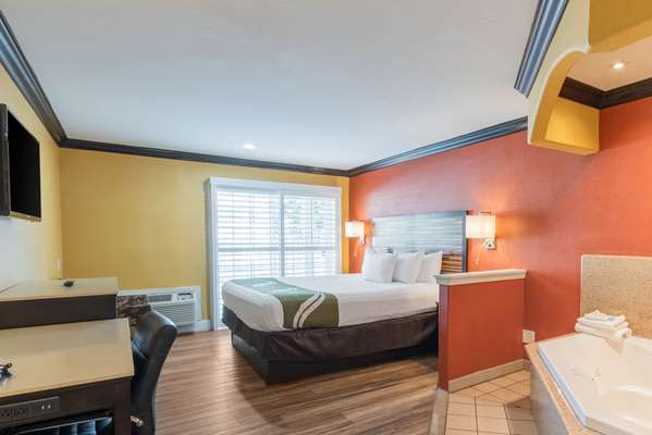 - Quality Inn & Suites Downtown Sacramento - I-5, Exit 520