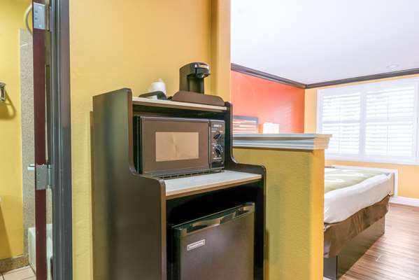  - Quality Inn & Suites Downtown Sacramento - I-5, Exit 520