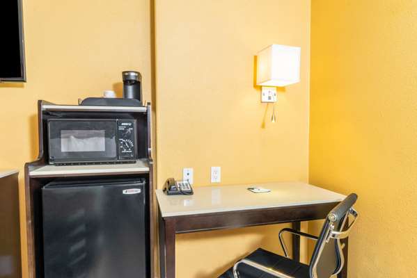  - Quality Inn & Suites Downtown Sacramento - I-5, Exit 520