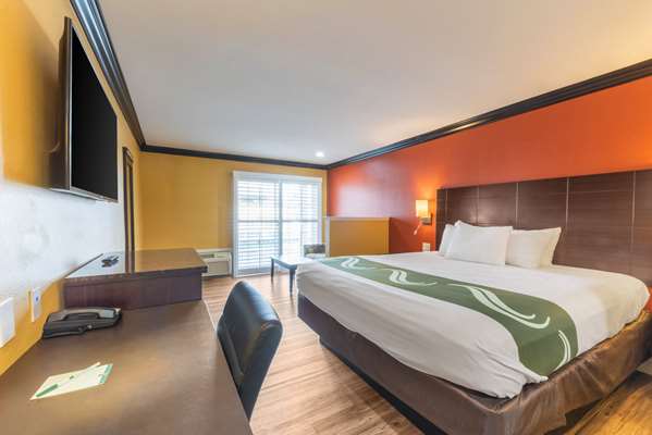 Suite - Quality Inn & Suites Downtown Sacramento - I-5, Exit 520