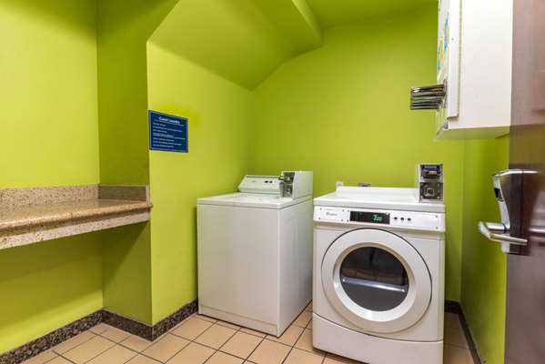 Amenities - Quality Inn & Suites Downtown Sacramento - I-5, Exit 520