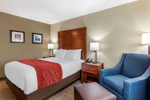  - Comfort Inn & Suites Middletown - I-75, Exit 32