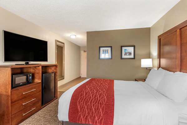  - Comfort Inn & Suites Middletown - I-75, Exit 32